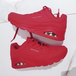 SKETCHERS 2019 EDITION UNOSTAND ON AIR SNEAKERS In SOFT RED